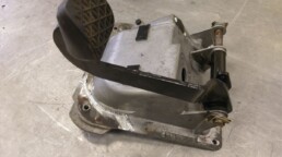Magnezijev nosilec pedalke